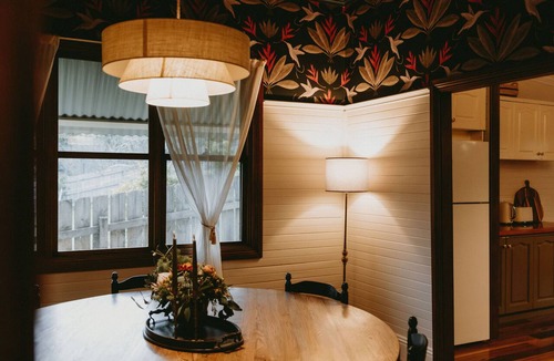 Warburton House | Heritage charm, river walks & mountain views