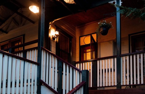 Warburton House | Heritage charm, river walks & mountain views