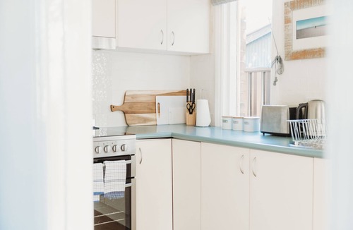 Bletchington House | Heritage cottage | Central, quiet & pets welcome