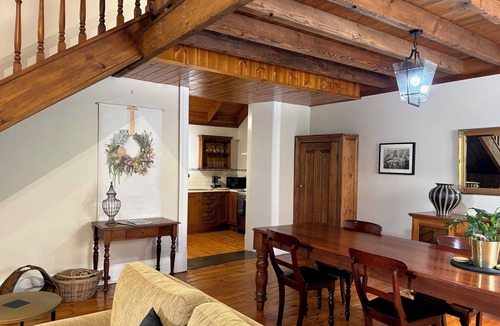 Clare Bed & Breakfast | Heritage Retreat in heart of Clare, close to cafes & eateries. Sleeps 4