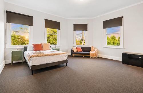 Port Melbourne Apartment | Heritage-Style Boutique Hotel, Port Melbourne