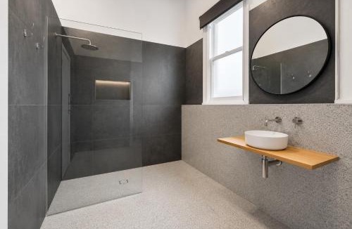 Port Melbourne Apartment | Heritage-Style Boutique Hotel, Port Melbourne