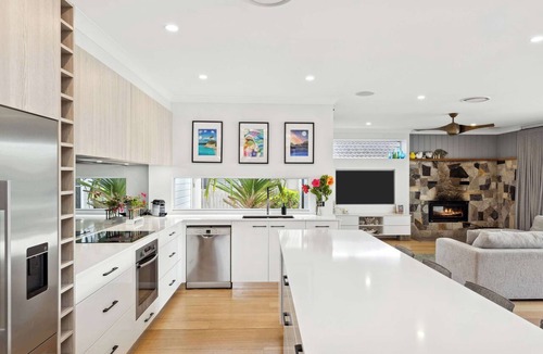 Wamberal House | Hibiscus
