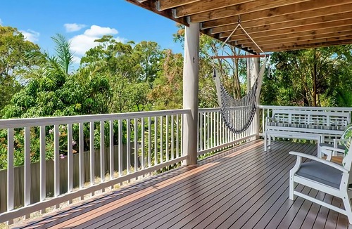 Valla Beach House | Hibiscus Hideaway Valla Beach 4BR home w/two verandahs