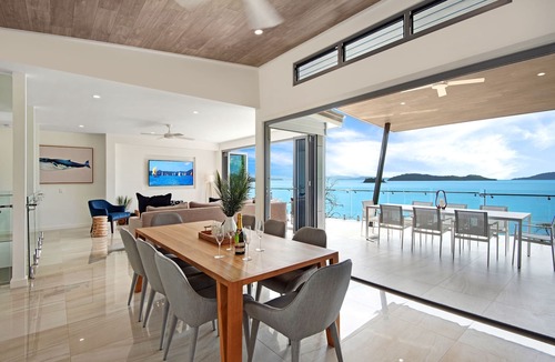 Hamilton Island Apartment | Hidden Cove 2 - 4 Bedroom, 4 Bathrooms, Waterfront with Private Pool and buggy