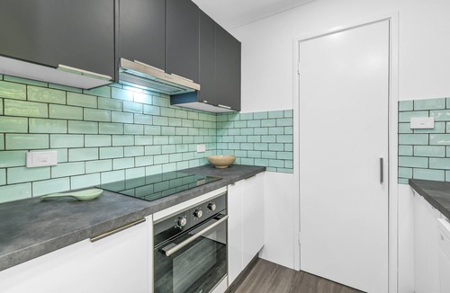 Edge Hill House | Hidden Gem 3BR Home in Cairns Close to Airport, CBD & Attractions