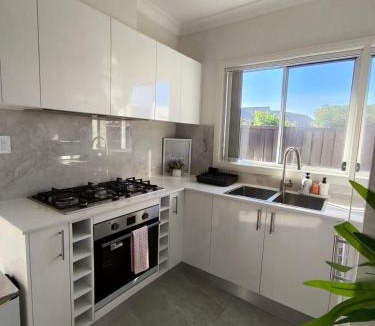 Kingsgrove House | Hidden Grove Getaway Kingsgrove