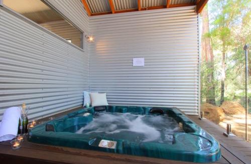 Pickering Brook Cabin | Hidden Valley Eco Spa Lodges & Day Spa