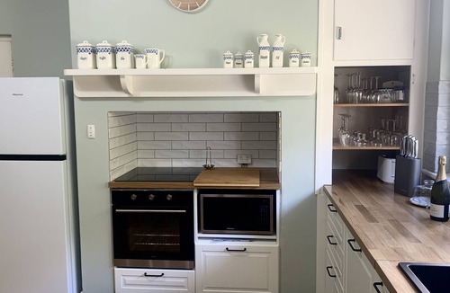 Tanunda House | Hide away or enjoy the nearby Barossa
