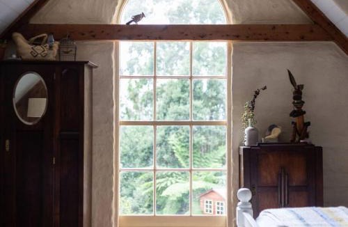 Apollo Bay House | Hideaway Cottage - Secluded Retreat - Pet Friendly