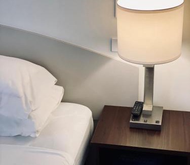 Cairns Central Business District Hotel | Hides Hotel