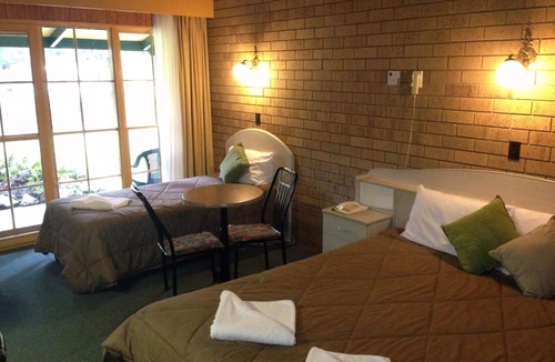 Bright Hotel | High Country Motor Inn