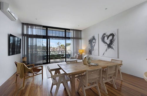 Barwon Heads Apartment | High end on Hitchcock