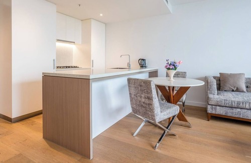 Fortitude Valley Apartment | High-level 1 Bedroom Apartment in Fortitude Valley