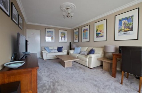South Perth Apartment | High Tor Apartment 123
