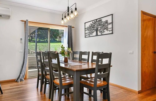 Robin Hill House | Highfields - Valley Views - Bathurst Acreage
