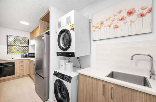 Highgate House | Highgate Townhouse Close to Beaufort St & HBF Park