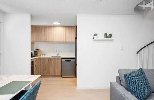 Highgate House | Highgate Townhouse Close to Beaufort St & HBF Park