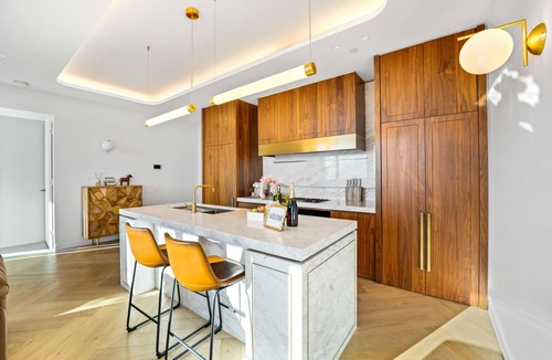 Box Hill Apartment | Highrise Luxury Penthouse Spectacular Views 3B3B1P