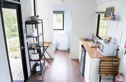 Perwillowen House | Hill Creek Tiny House 3 by Tiny Away