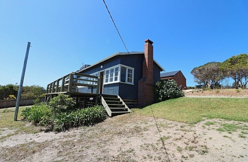 Merimbula Cabin | Hill St Shack - Couples Getaway
