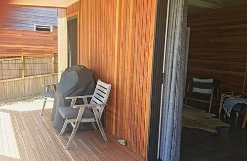 Merimbula Cabin | Hill St Studio - Couples Getaway