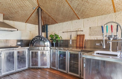 Hillarys House | Hillarys Platinum Retreat
