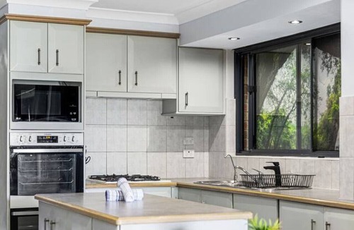 Hillarys House | Hillarys Platinum Retreat