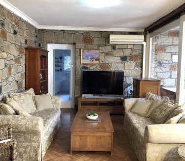 Greenmount Ski Chalet | Hills Manor House