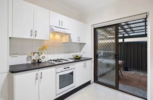 Rostrevor House | Hills Retreat with City Convenience