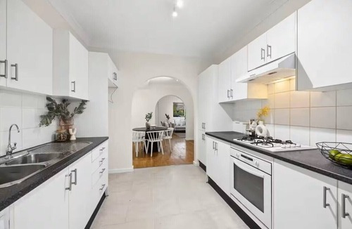 Rostrevor House | Hills Retreat with City Convenience