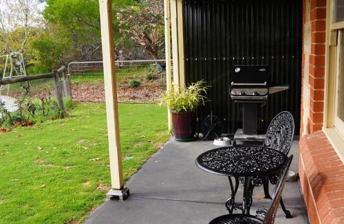 Kuitpo Apartment | Hilltop Haven Adelaide Hills Pet Friendly