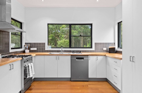 Benwerrin House | Hilltop Hideaway House