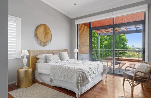 Merewether House | Hilltop Hideaway Merewether Family Escape