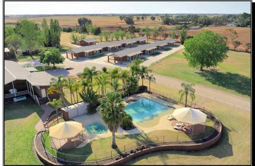 Tyntynder South Resort | Hilltop Resort