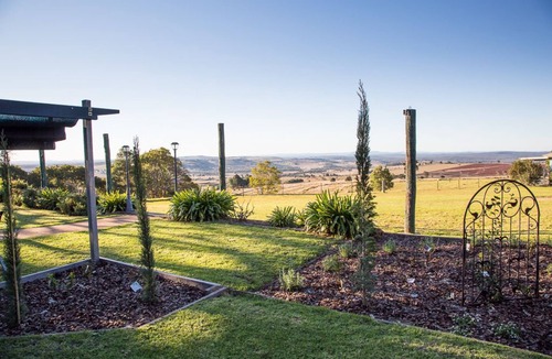 South Burnett Cottage | Hillview Cottages