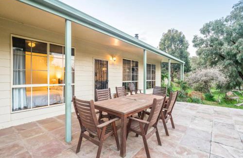 Strath Creek House | Hillview, Halls on Falls Homestead