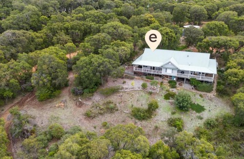 Naturaliste House | Hillview - Spacious Bushland Haven with Resort Access