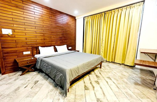 Arsiwalla Villa Villa | Hillview Villa with Balcony & Spacious Pool Area & AC