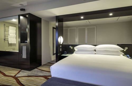 Cairns Central Business District Hotel | Hilton Cairns