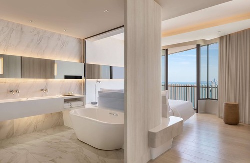 Pattaya Bay Resort | Hilton Pattaya
