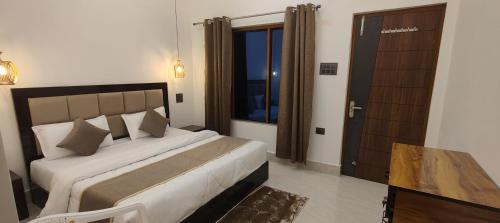 Barkot Hotel | Himalaya View Resort