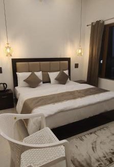 Barkot Hotel | Himalaya View Resort