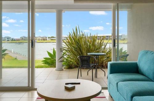 Nangkita House | Hindmarsh Island - Linen Included - Waterfront - Luxury