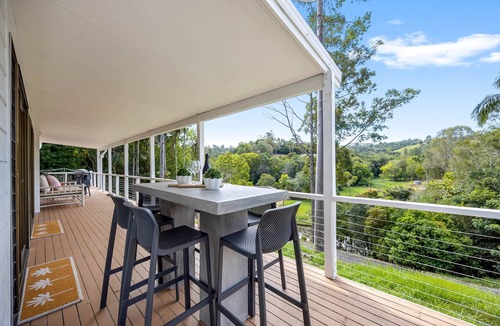 Eumundi House | Hinterland 3-Bed Retreat with Outdoor Dining & BBQ