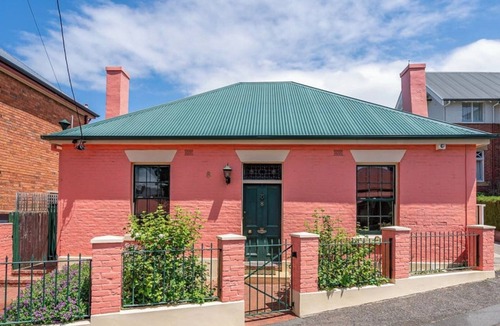 Battery Point House | Historic Battery Point Cottage