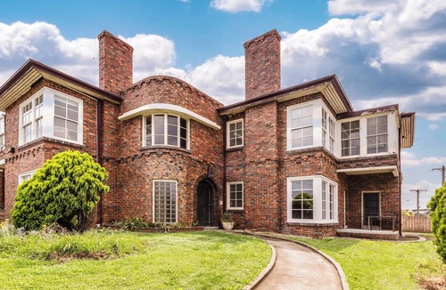 Williamstown Condo | Historic beachfront apartment with bay views