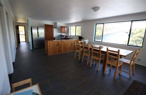 Manyana House | Holiday Haven a basic holiday home in Manyana