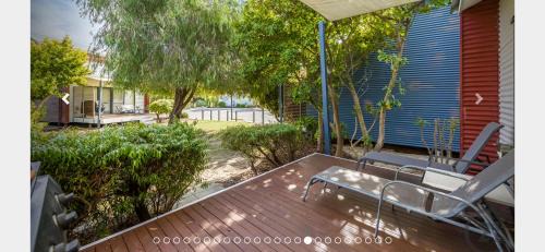 Preston Beach House | Holiday Home in Footprints