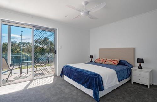 Dicky Beach House | Holiday homes in Caloundra, Australia